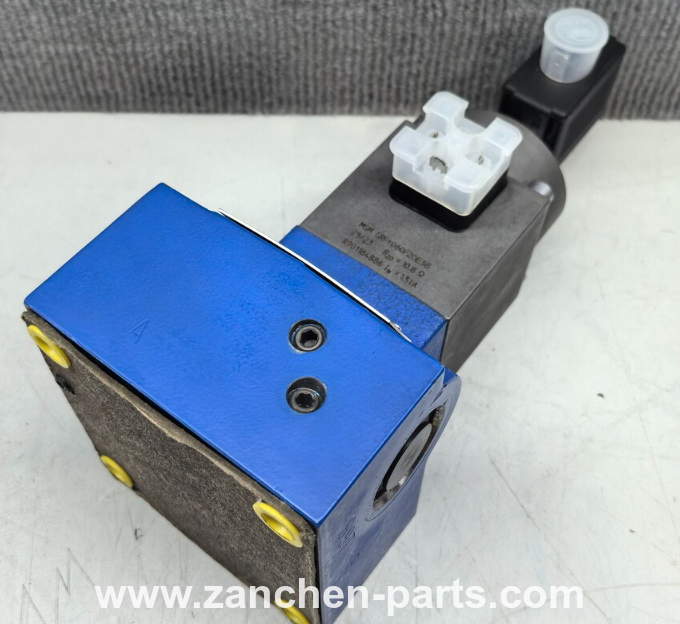 Rexroth R900915815 Flow Control Valve 2FRE10-44/50LBK4M